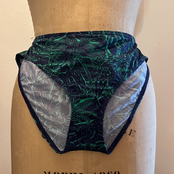 Maison Lejaby Sierra Nevada printed triangle bikini top & low-rise bikini briefs - Picture 3 of 12